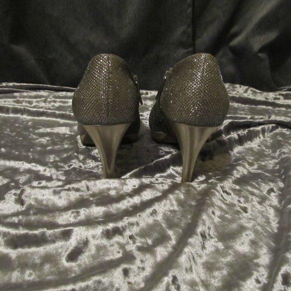 Bandolino Melizza Gold Heels Size 8M $25 - Picture 9 of 11
